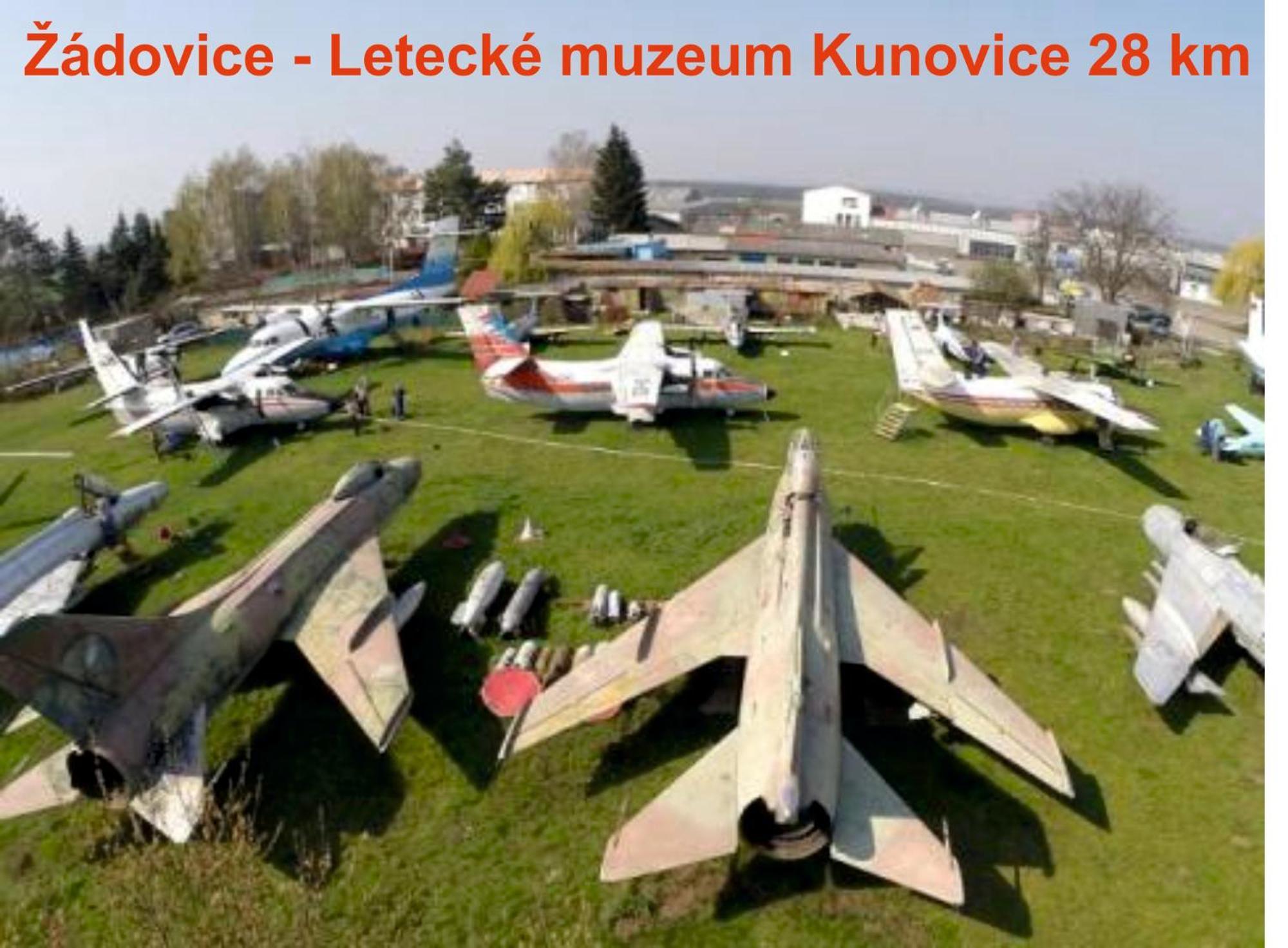 Cyklo Ubytovani A Vinny Sklep Zadovice Exterior photo